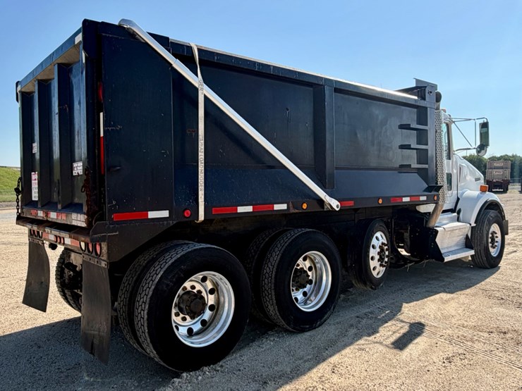 2011-kenworth-t800-image-5