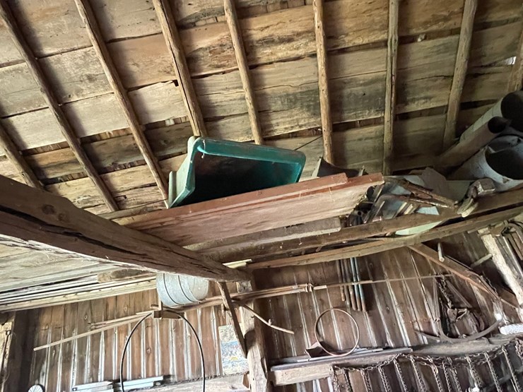 #2341-•-all-contents-in-rafters-image-13