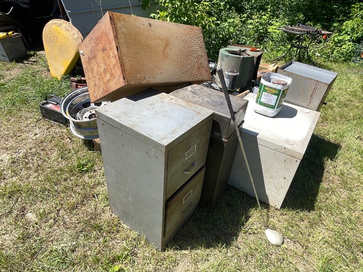 #3305-•-scrap-iron-pile-image-3
