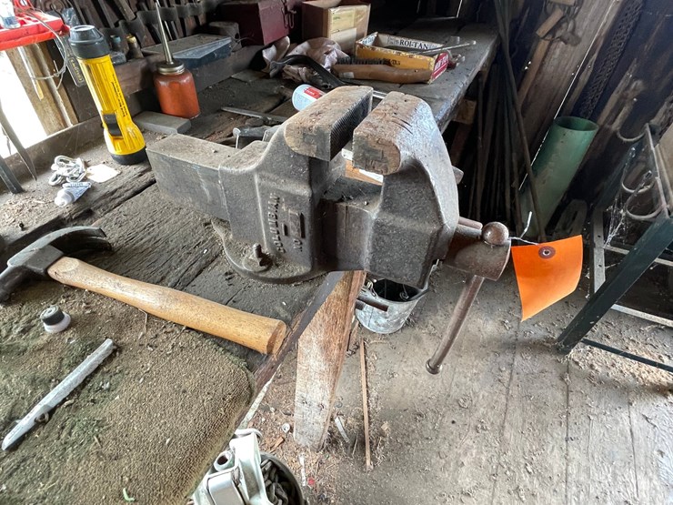 #2335-•-columbian-bench-vise-image-3