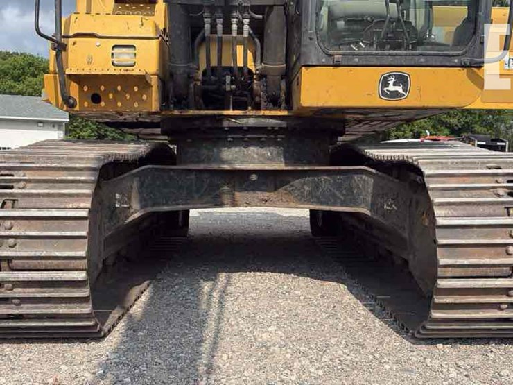 2013-deere-160g-lc-image-25