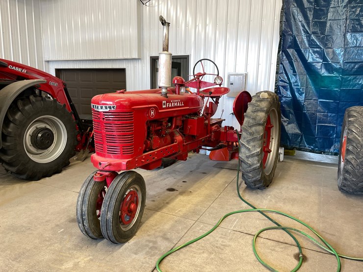 #1039-•-mccormick-farmall-h-tractor-(galesville,-wi)-image-1