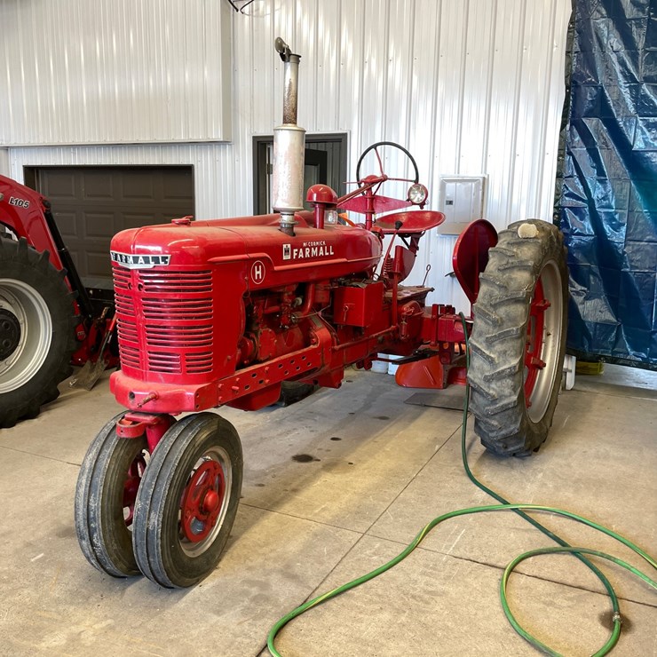 #1039 • McCormick Farmall H Tractor (Galesville, WI)