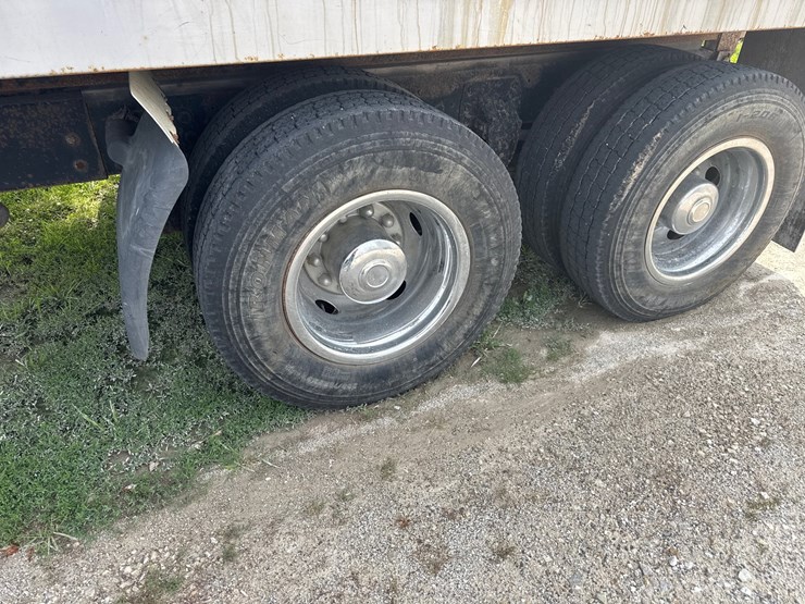 1995-ford-l9000-image-5