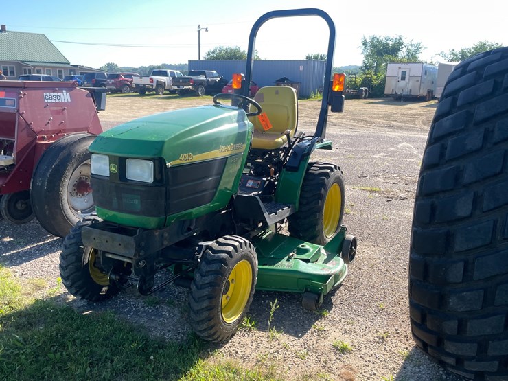 john-deere-4010-image-1
