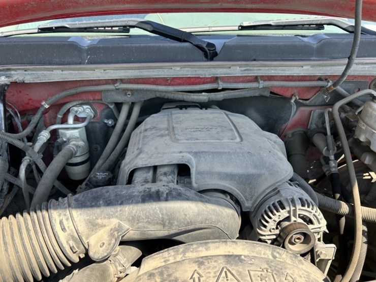 2010-chevrolet-silverado-2500-image-36