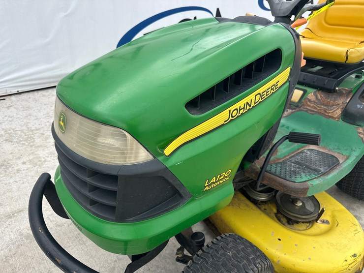 john-deere-la120-image-9