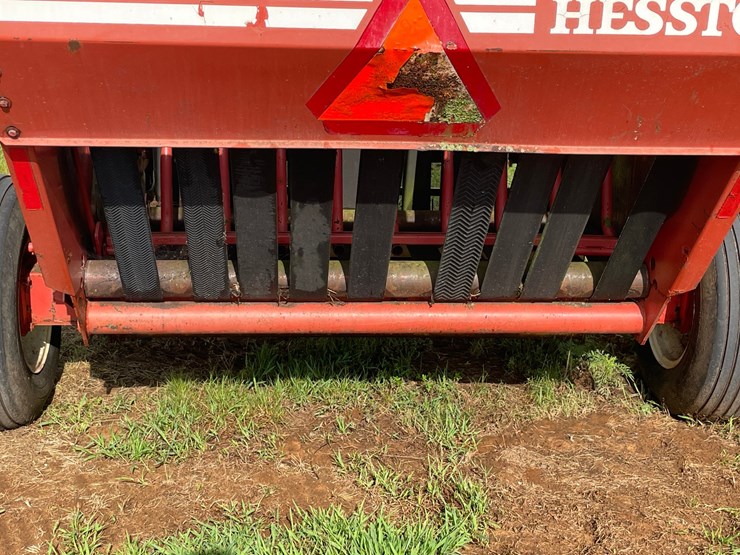 hesston-5500-image-15