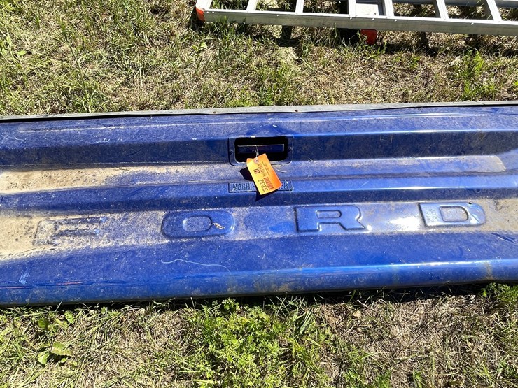 #3232-•-ford-tailgate-image-10
