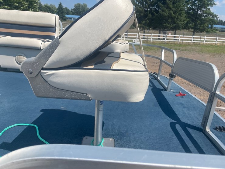 #5803-•-1998-weeres-pontoon-fisherman-deluxe-(sells-bill-of-sale)-image-11
