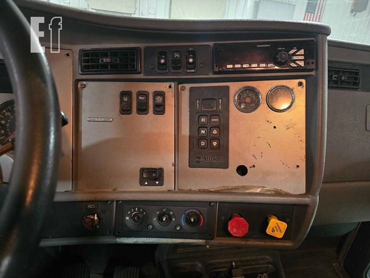 2020-kenworth-t370-image-17