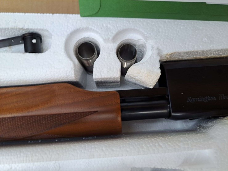 remington-model-870lw-special-field-20-gauge-pump-action-shotgun-image-4