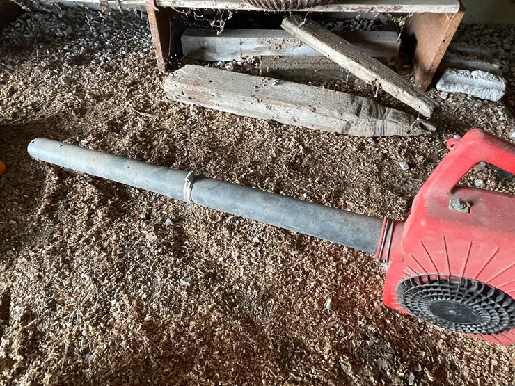 #2290-•-stihl-fs36-weed-wacker-and-dayton-leaf-blower-image-8
