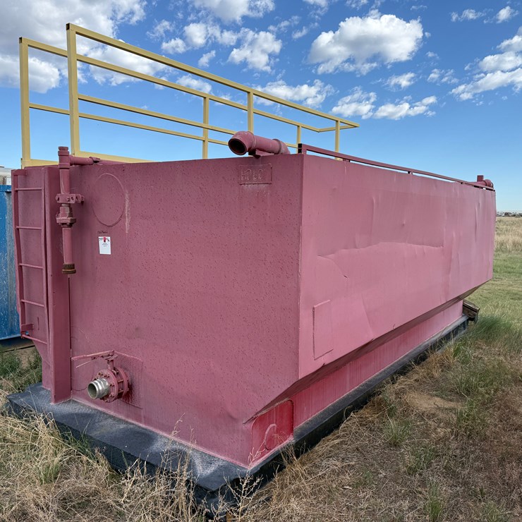 17.6’L x 9.6’W x 6’H 2-COMP REVERSE PIT TANK W/ CATWALK, HANDRAILS, & GAS BUSTER