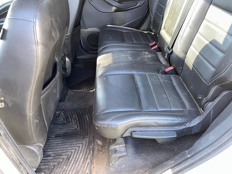 2014-ford-escape-titanium-image-24