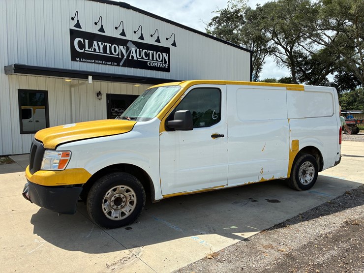 2019-nissan-nv2500-image-1