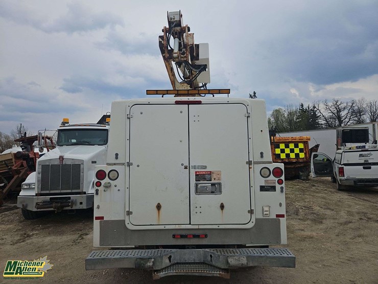 2006-ford-f550-image-8