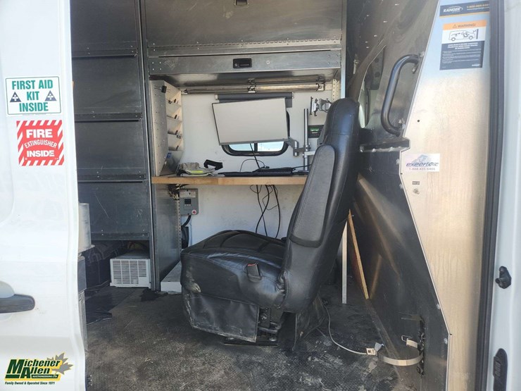 2016-ford-transit-image-27