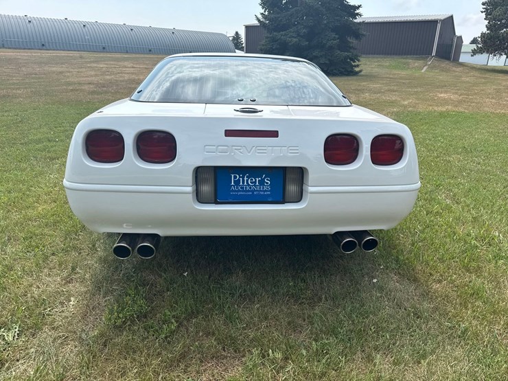 1992-chevrolet-corvette-image-4