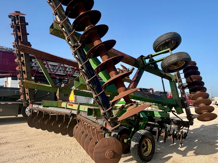 john-deere-630-image-4