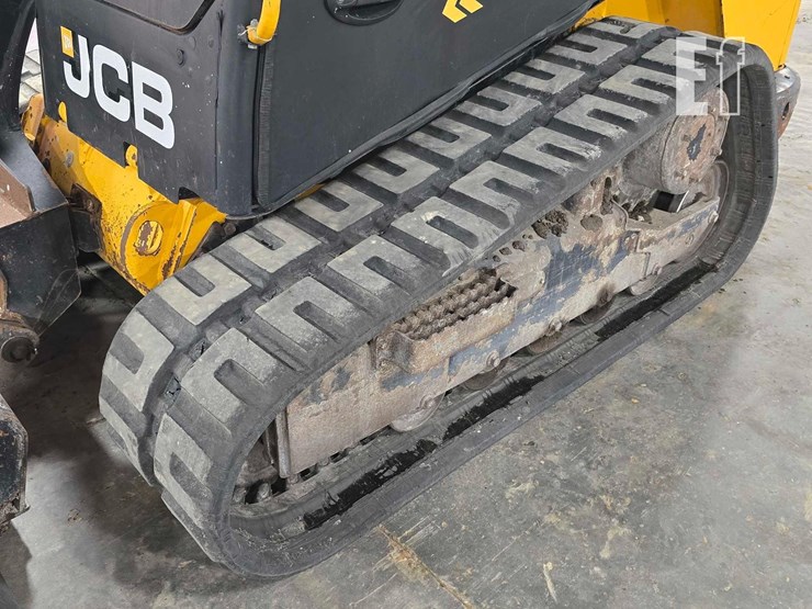 2021-jcb-3ts-8t-image-25