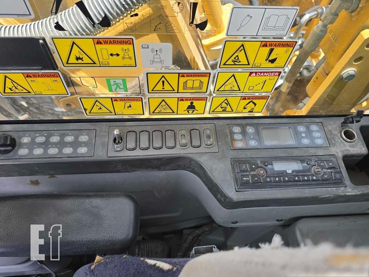 2017-caterpillar-323fl-image-20