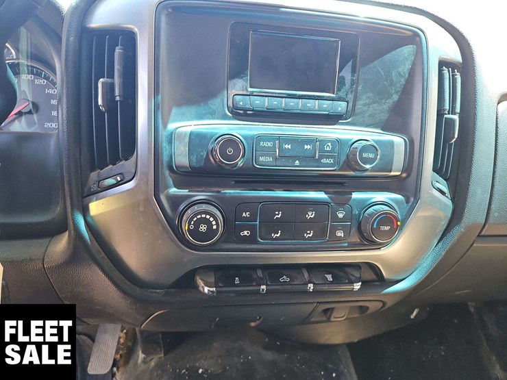 2015-chevrolet-silverado-2500hd-image-27