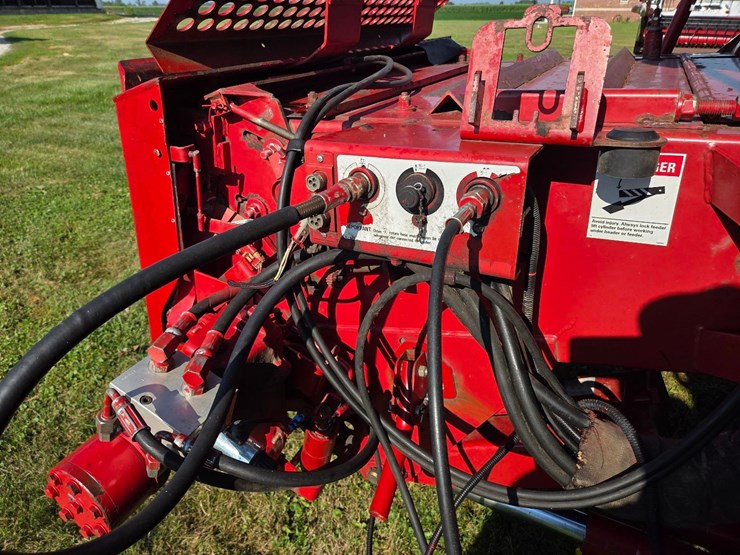 cih-2388-axial-flow-combine-image-12