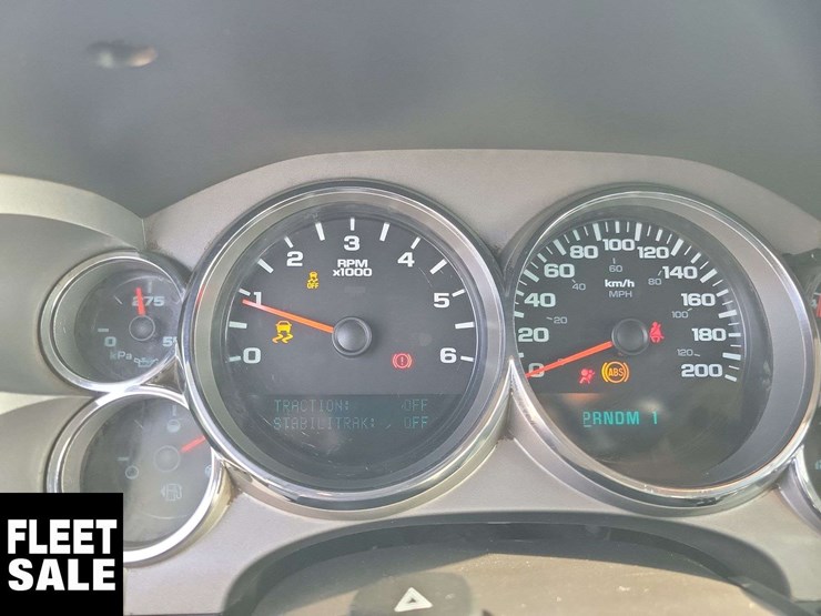 2013-chevrolet-silverado-3500hd-lt-image-16