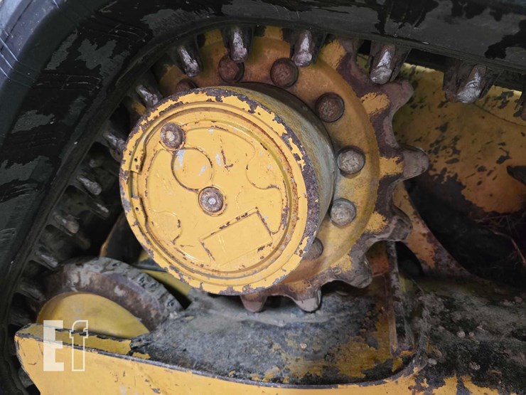 2015-caterpillar-259d-image-36