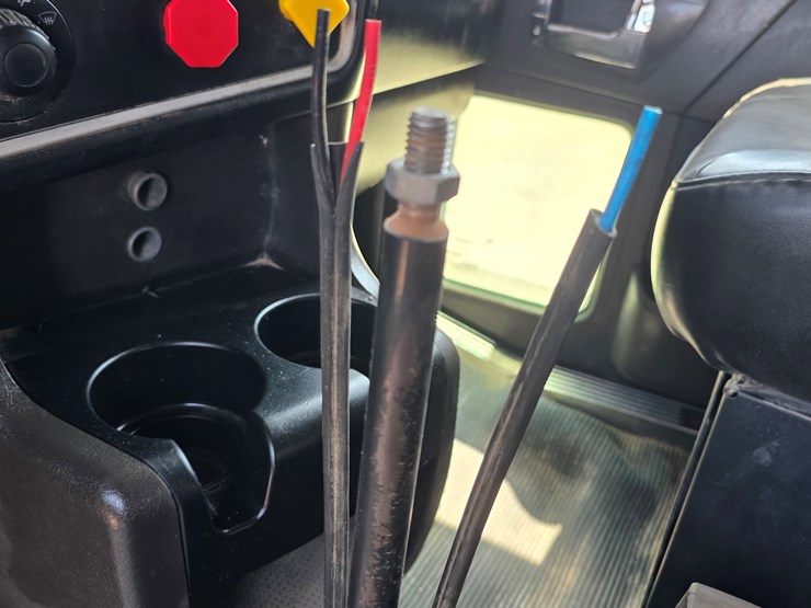 2015-kenworth-t800-image-11