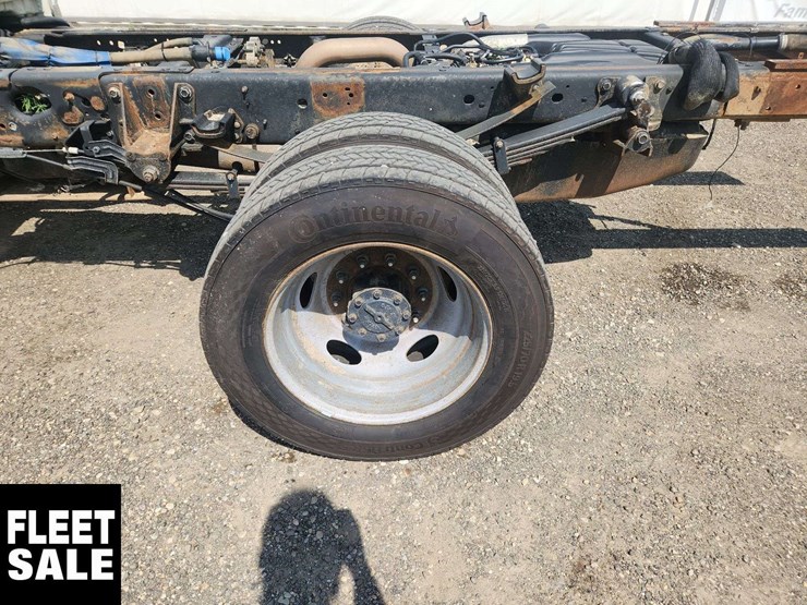 2022-ford-f550-image-12