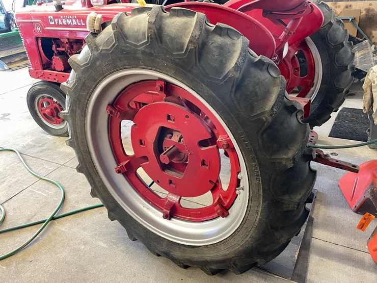#1039-•-mccormick-farmall-h-tractor-(galesville,-wi)-image-6
