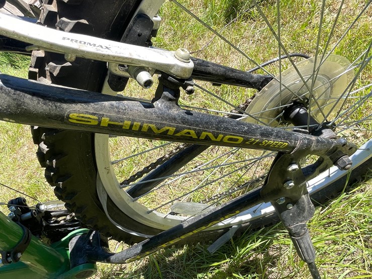 #3301-•-john-deere-aluminum-adventure-ats-bike-image-11