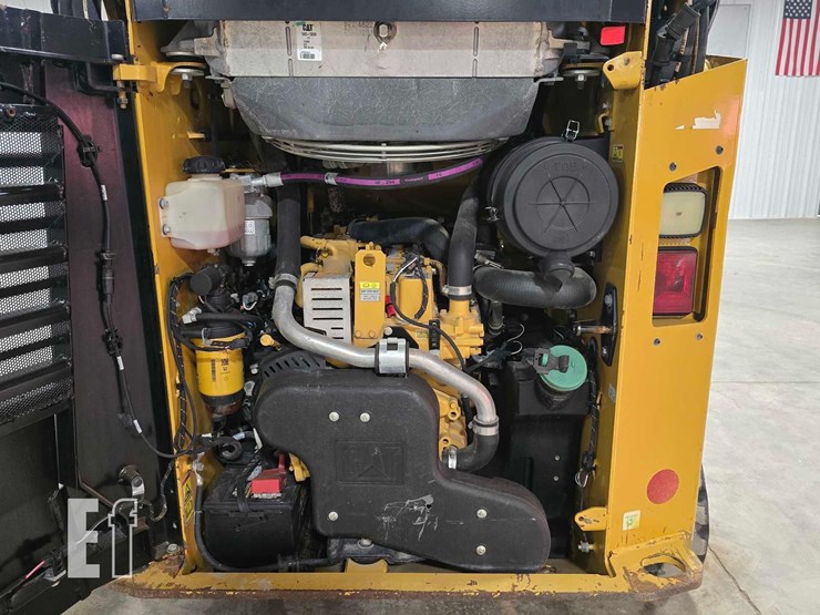 2022-caterpillar-259d3-image-24