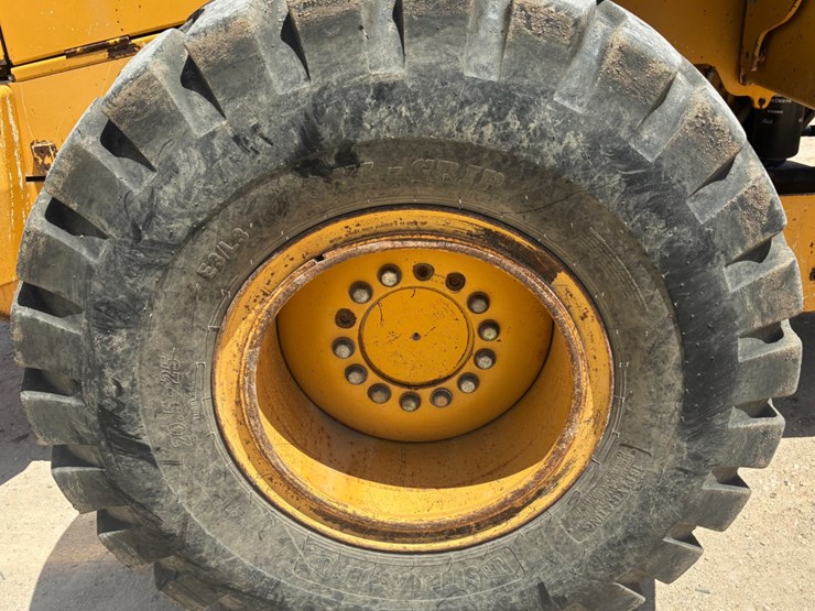 2005-deere-544j-image-11