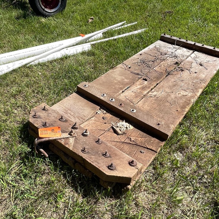 #3225 • Vintage Wood Sled