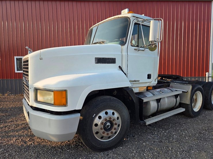 1999-mack-ch613-image-5