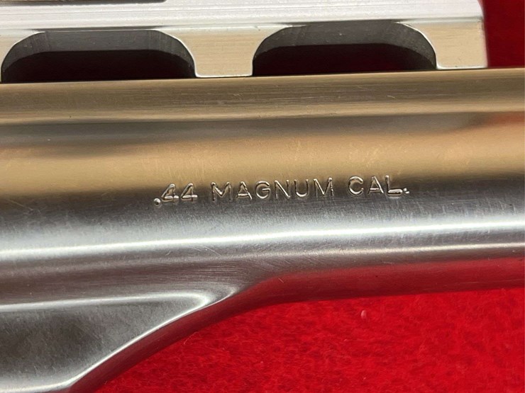 ruger-redhawk-.44-magnum-da-revolver-image-16