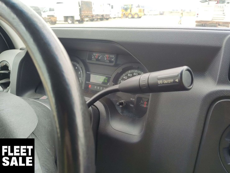 2014-ford-cargo-image-20