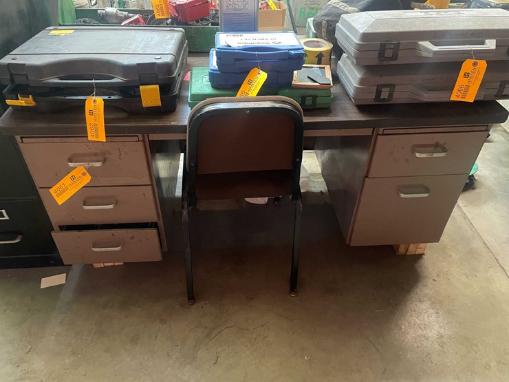 #4061-•-metal-work-desk-image-1