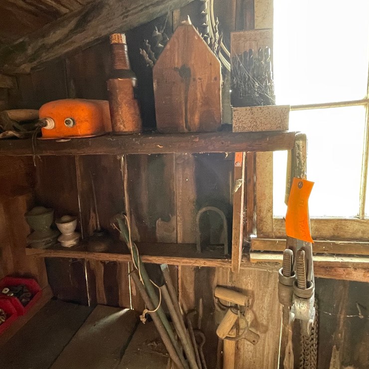 #2337 • Contents of Wall