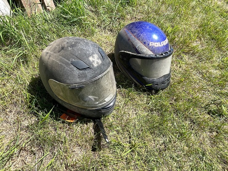 #3234-•-(2)-helmets-image-3