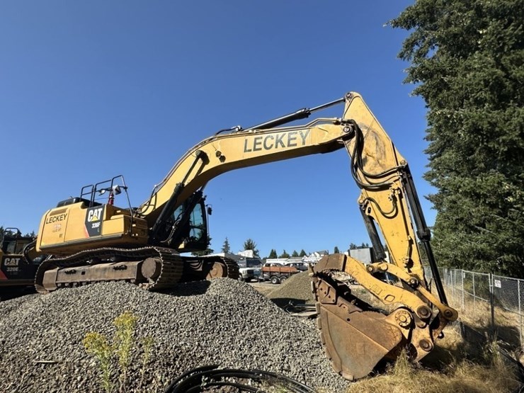 2016-caterpillar-336-image-1