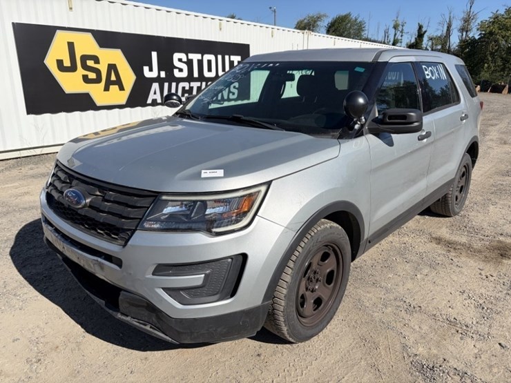 2016-ford-explorer-image-1