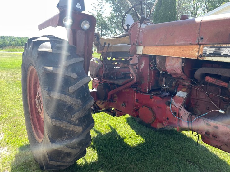 #1020-•-farmall-656-gas-tractor-(augusta,-wi)-image-25