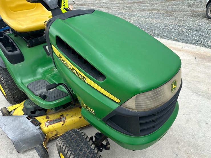john-deere-la140-image-10