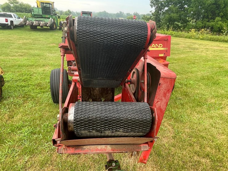 new-holland-570-image-12