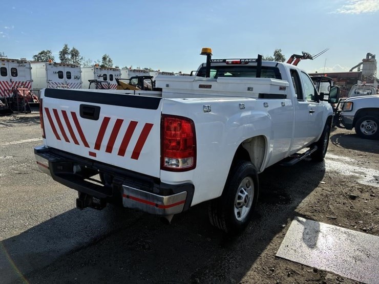 2012-gmc-2500-image-3