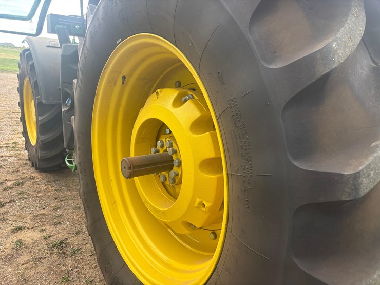 2020-john-deere-6155r-image-11